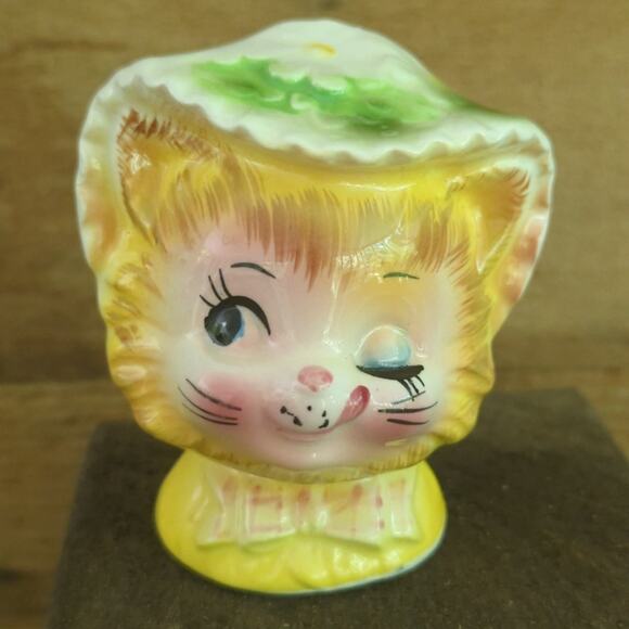 Vintage Winking Kitty by Enesco Salt and Pepper Set Japan Anthropomorphic Kitsch - Picture 3 of 9